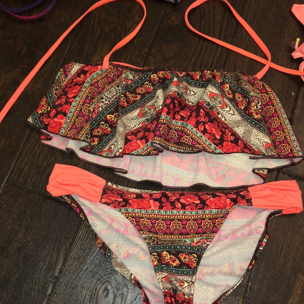 Ruffle bikini